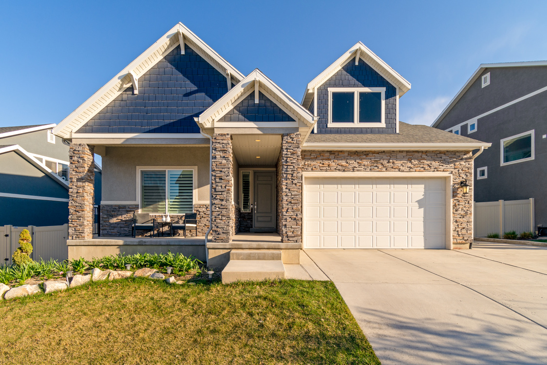 White and Brown Concrete House